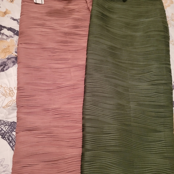 **SOLD**2 skirts - Picture 2 of 5